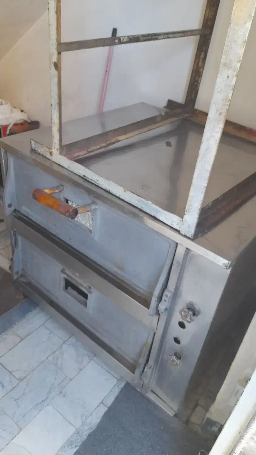 فرپیتزا دوطبقه صندوقی|کافی‌شاپ و رستوران|اردبیل, |دیوار