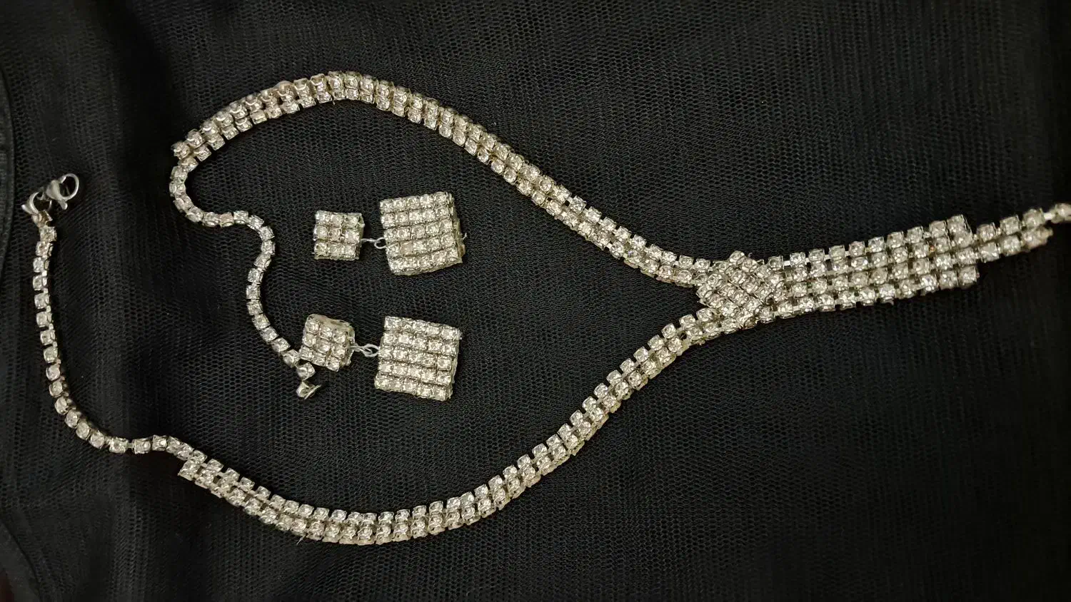 اکسسوری وزیورآلات مناسب هر سن|بدلیجات|اردبیل, |دیوار