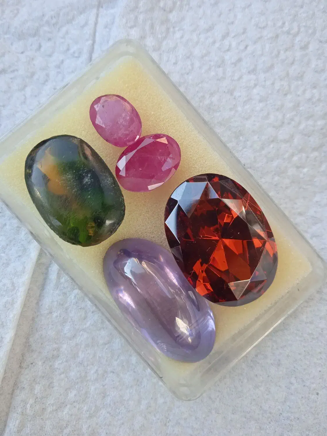 جواهر سنگ زمرد لعل یاقوت|جواهرات|شهریار, شهریار|دیوار