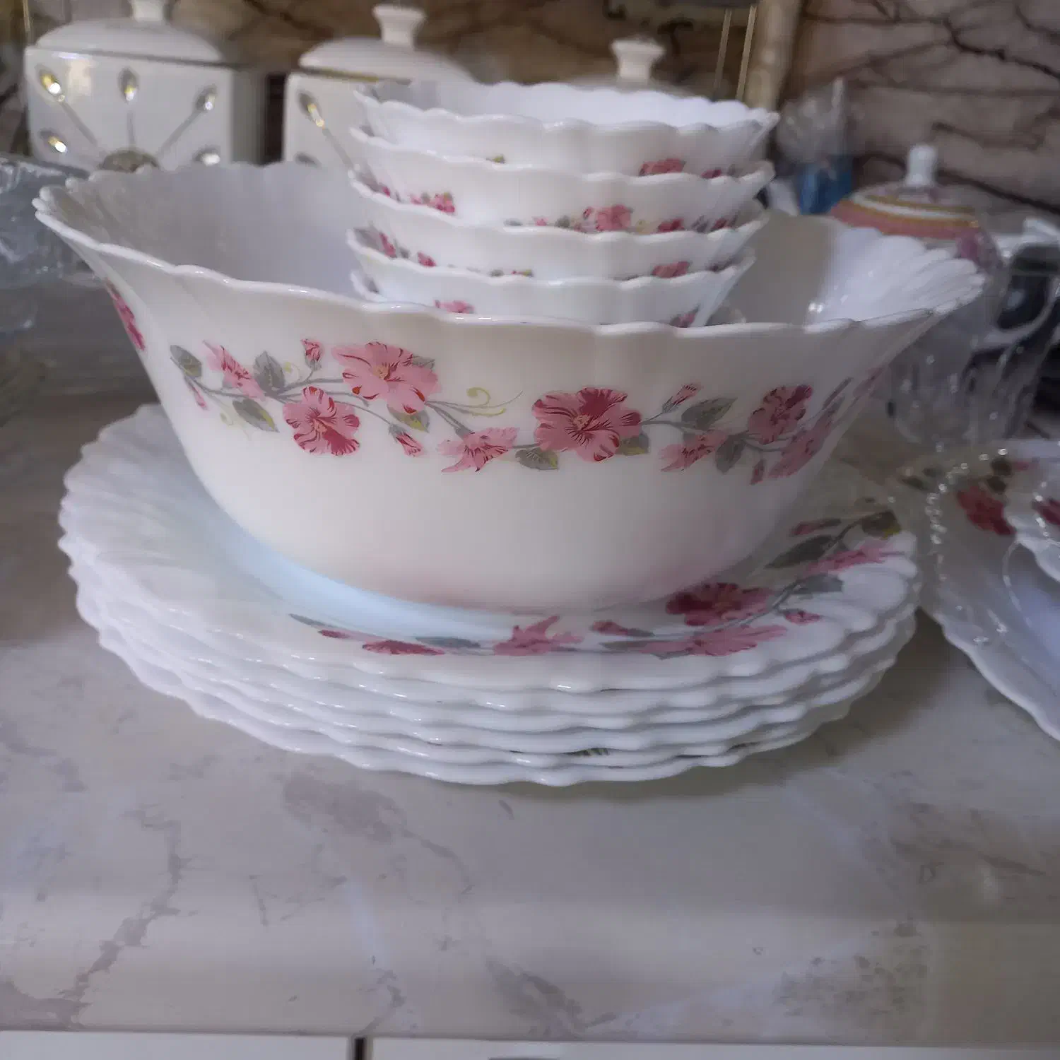 یه سری وسایل اشپزخونه|ظروف سرو و پذیرایی|قم, زنبیل آباد|دیوار