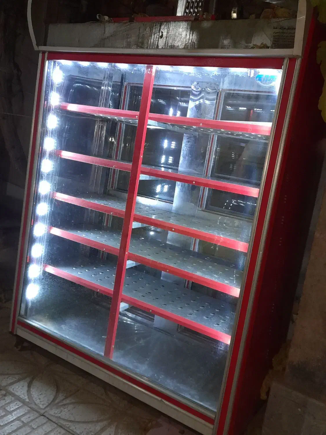 یخچال ویترینی بزرگ سالم وبسیارتمیز|فروشگاه و مغازه|الوند, |دیوار