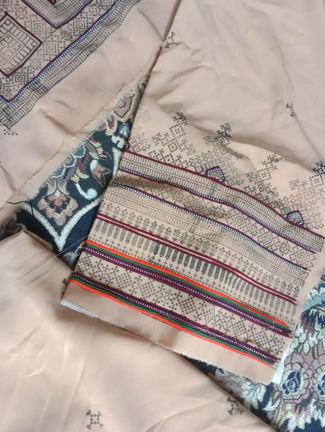 دوزنده لباس بیاد|لباس|ایرانشهر, |دیوار