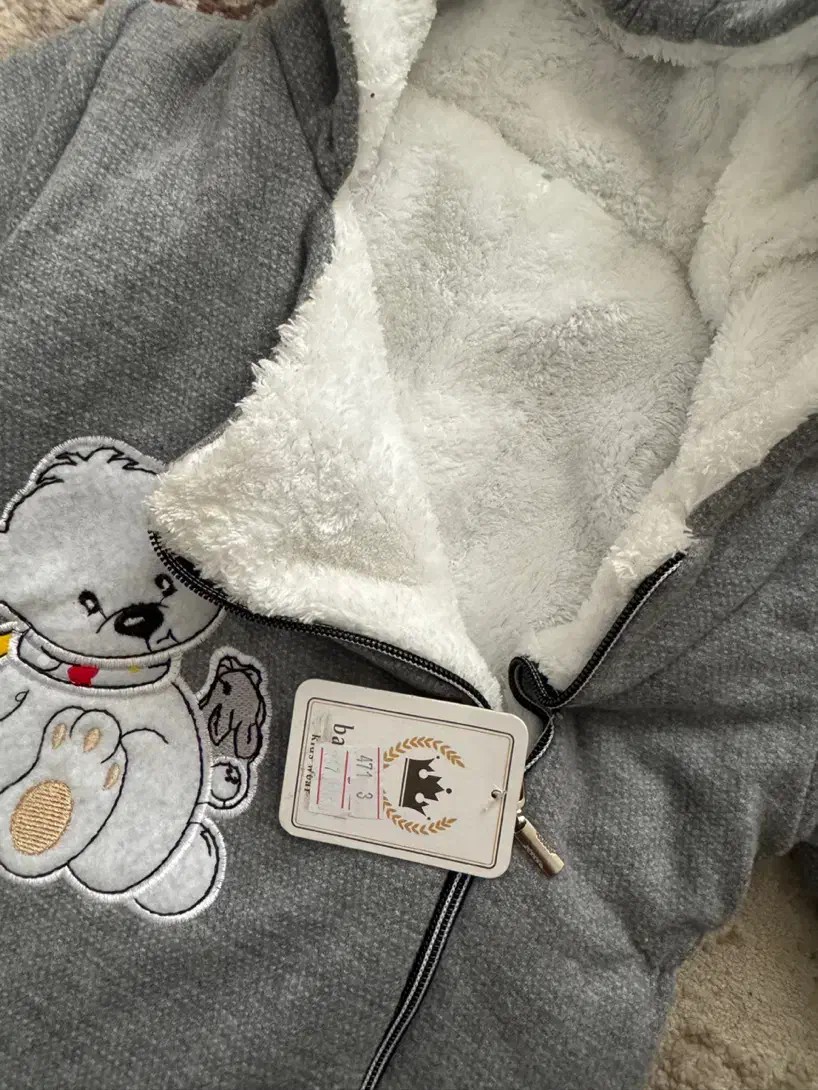 سرهمی داخل خز نو خارجی|کفش و لباس بچه|قم, شهرک امام حسن|دیوار