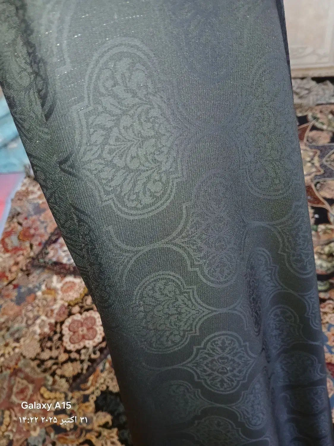 چادر مشکی|لباس|کرمانشاه, |دیوار