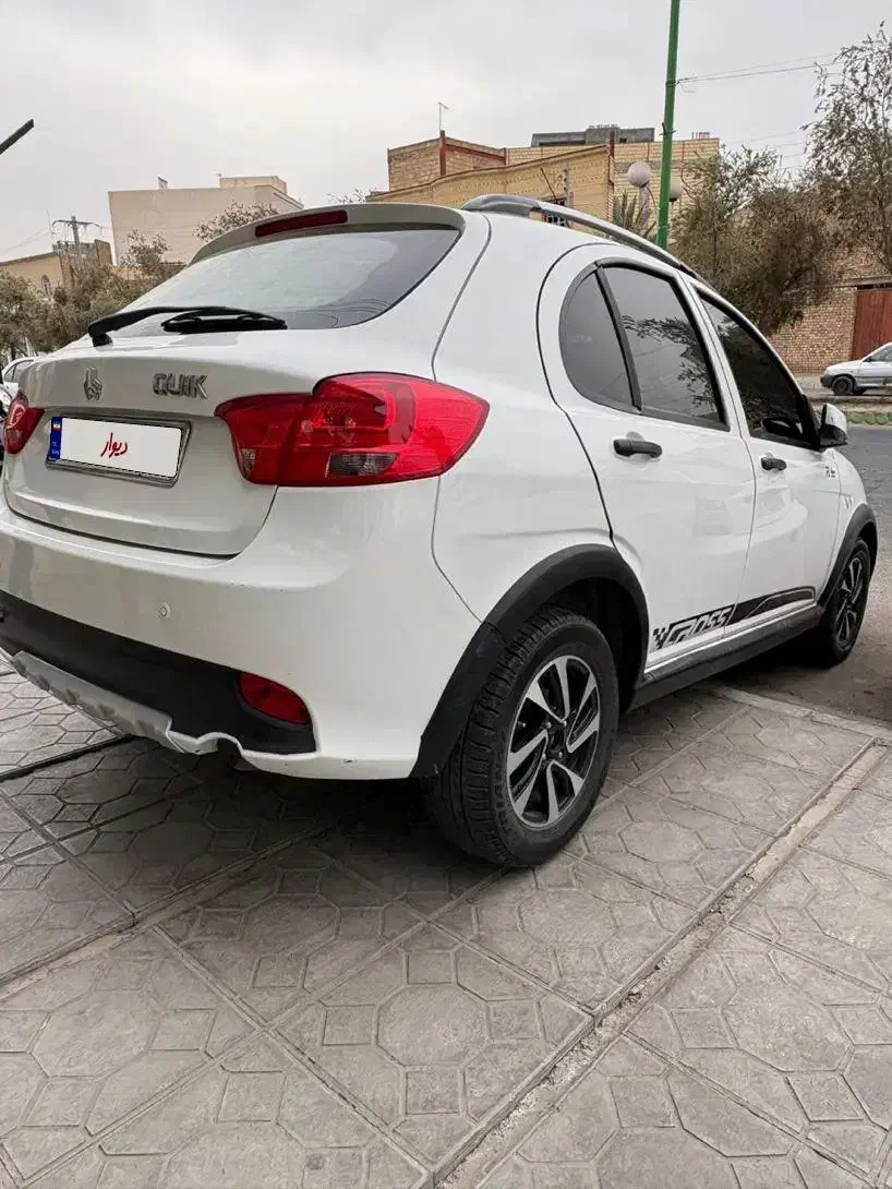 کوئیک r سفید مشکی با رینگ|خودرو سواری و وانت|کاشان, درب جوشقان|دیوار