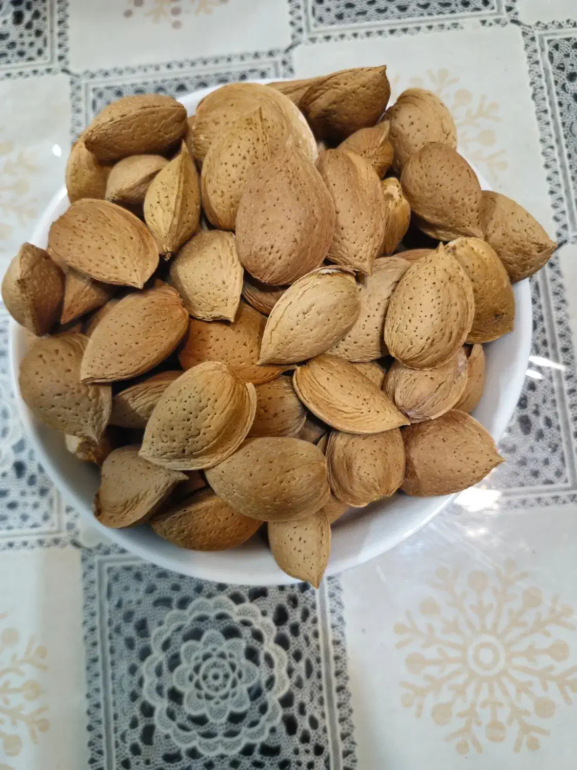 بادام سنگی تازه و نیمه کاغذی ارگانیک|خوردنی و آشامیدنی|جم, |دیوار