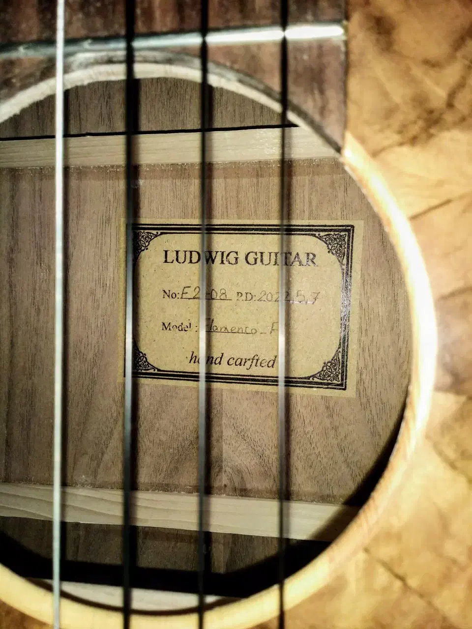 گیتار دست ساز|گیتار، بیس، امپلیفایر|تبریز, |دیوار