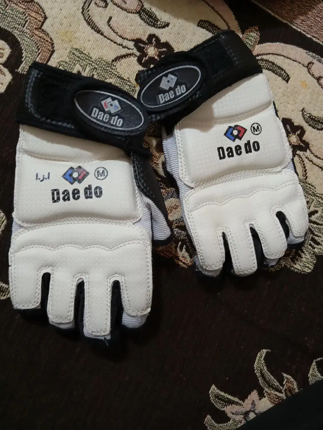 هوگو تکواندو و دستکش|لباس|فومن, |دیوار