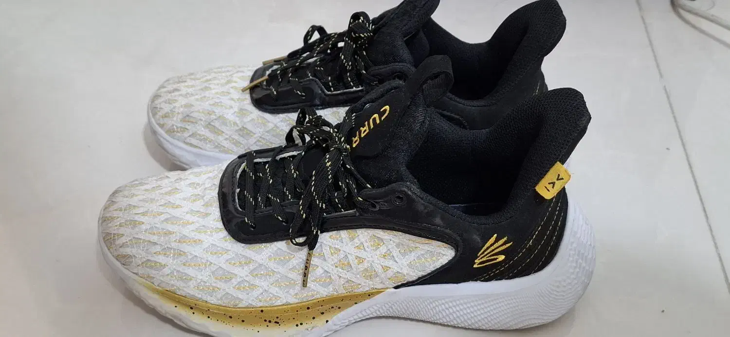 کفش بسکتبال آندرآرمور سایز ۴۰|کیف، کفش، کمربند|شیراز, رکن‌آباد|دیوار