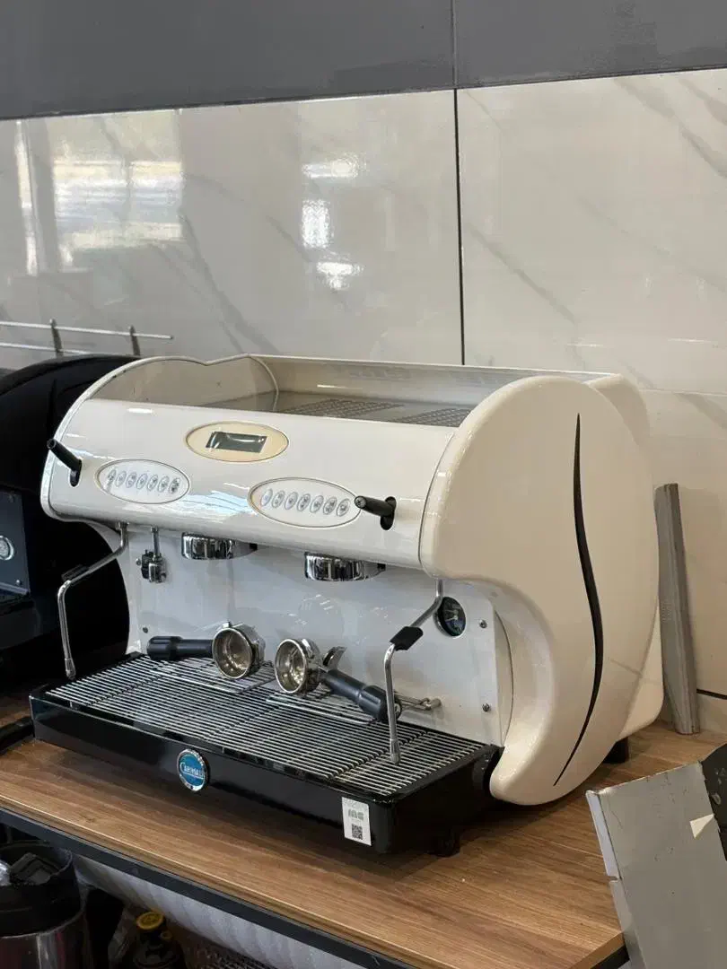 اسپرسوساز ۰۰۰|کافی‌شاپ و رستوران|زرقان, |دیوار