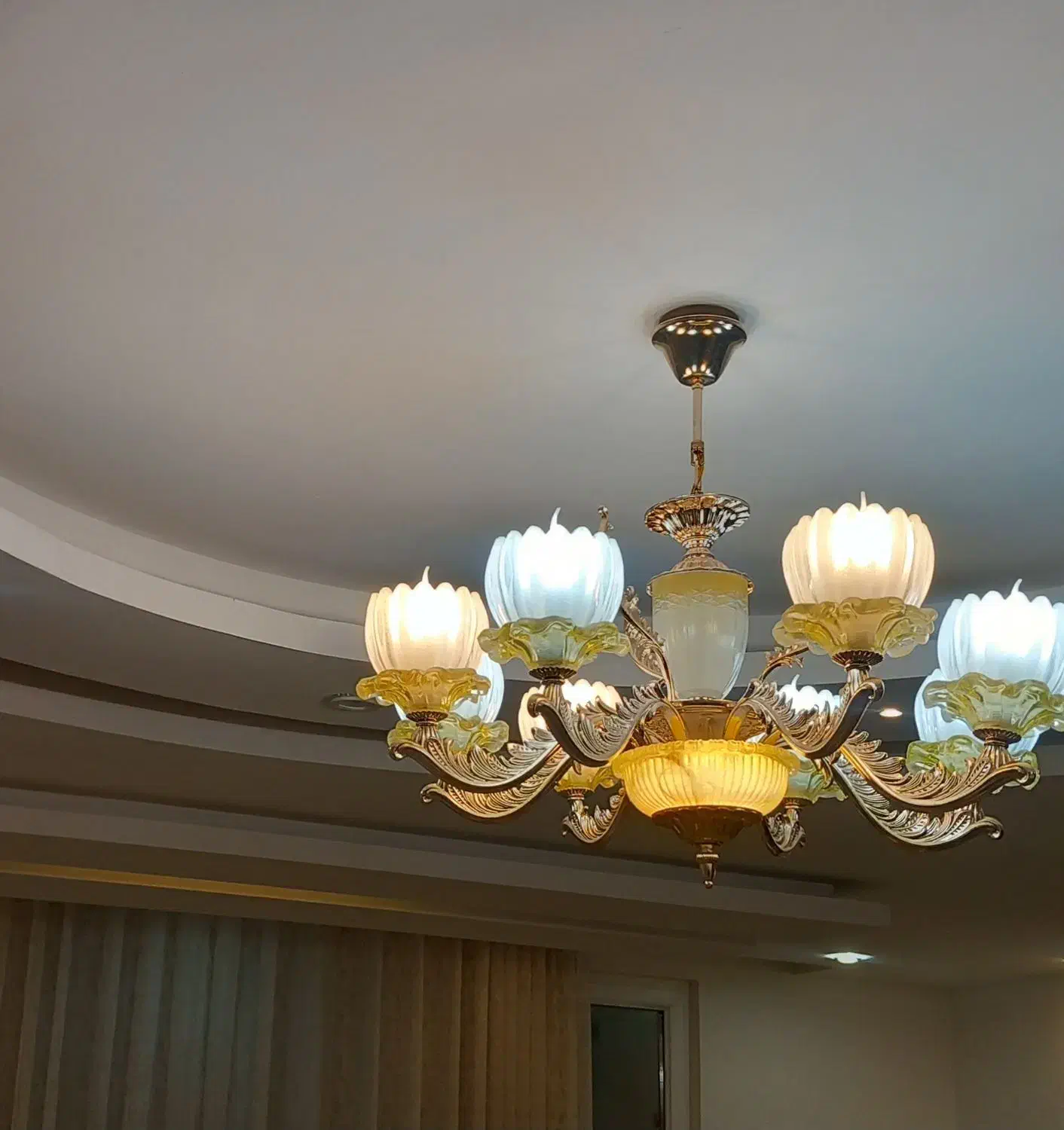 لوستر 8 شاخه|لوستر و چراغ آویز|صدرا-فارس, فاز ۲|دیوار