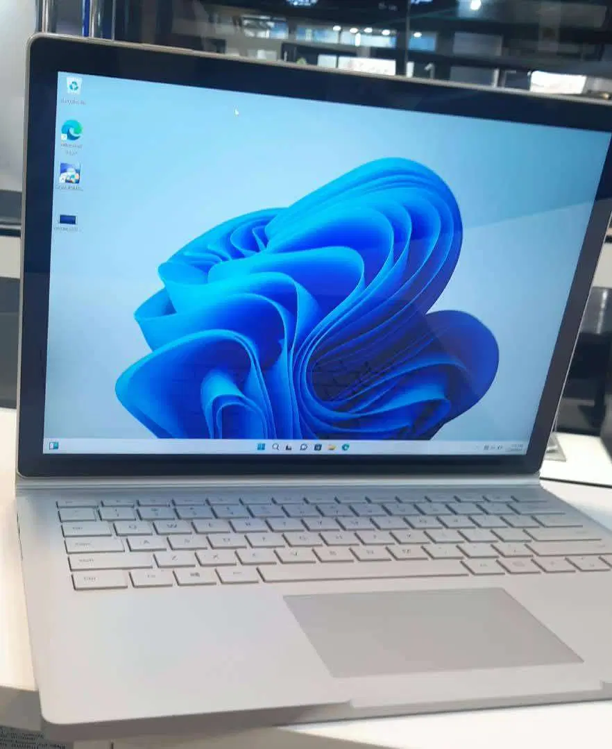 لپتاپ مایکروسافتSurface Book 2 پرقدرت و چندمنظوره|رایانه همراه|شیراز, ملاصدرا|دیوار