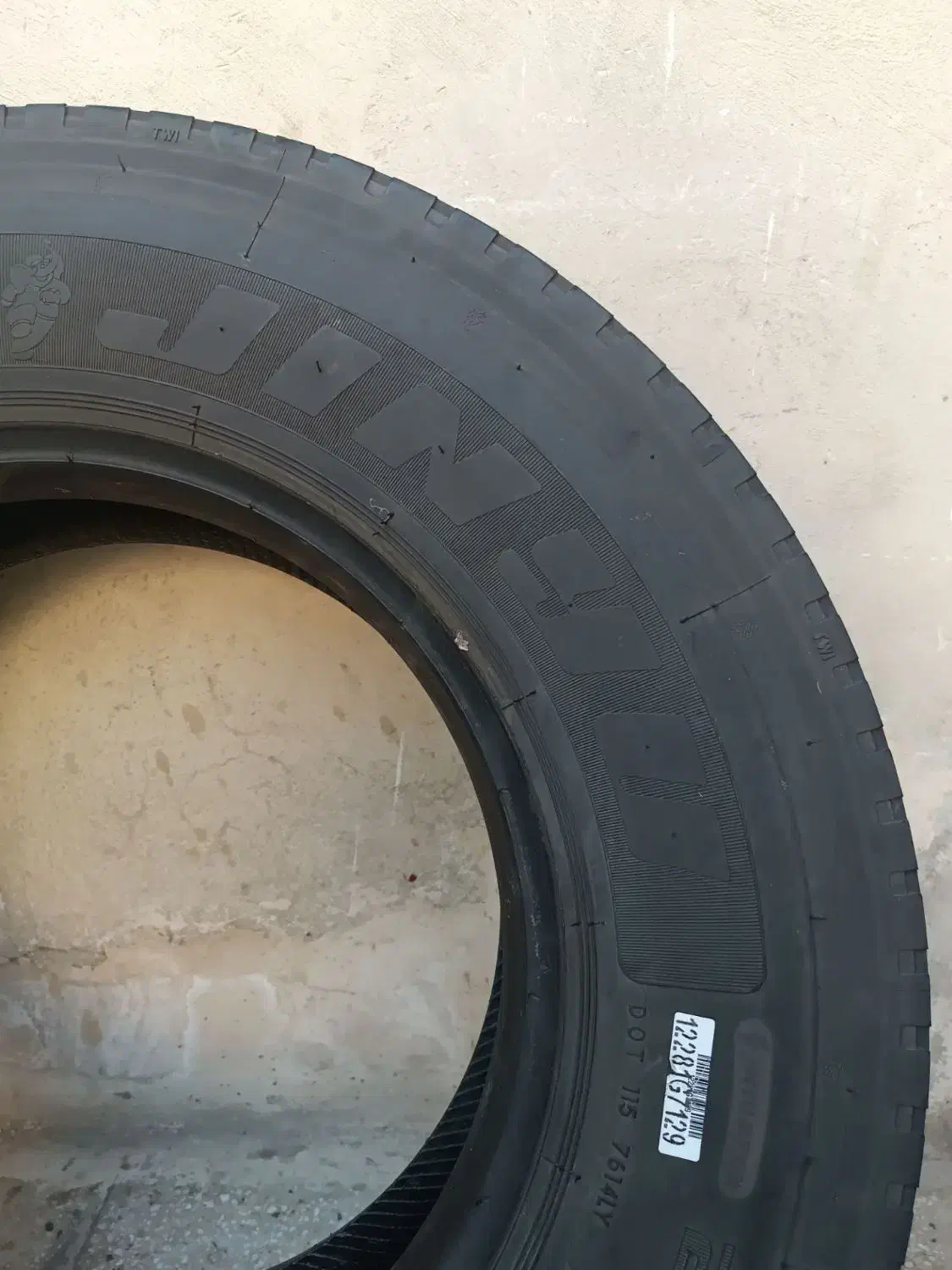 لاستیک. ۱۷/۵-۷۵- ۲۳۵|قطعات یدکی و لوازم جانبی|بروجرد, |دیوار