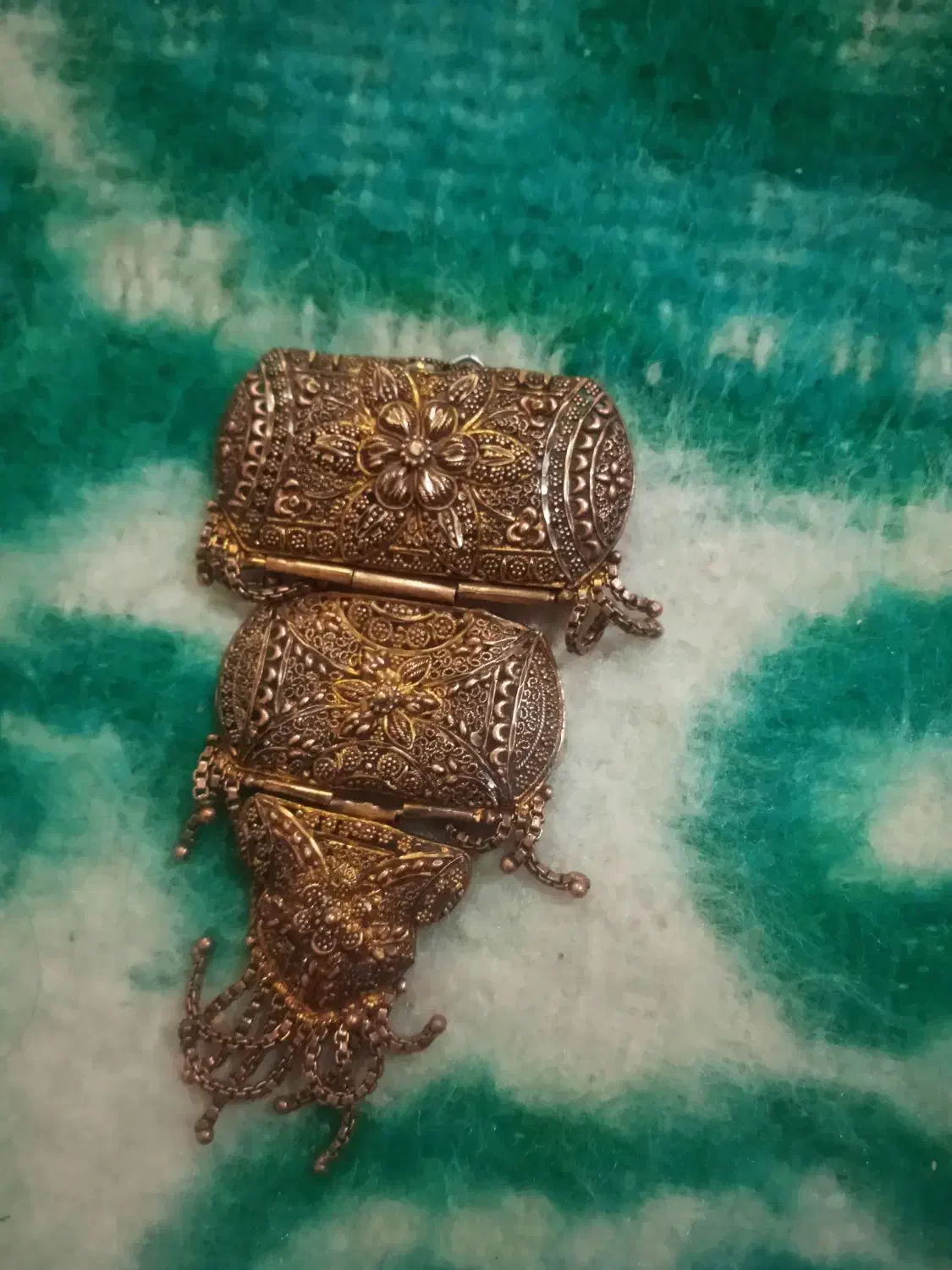 سنجاق سینه قدیمی|بدلیجات|زابل, |دیوار