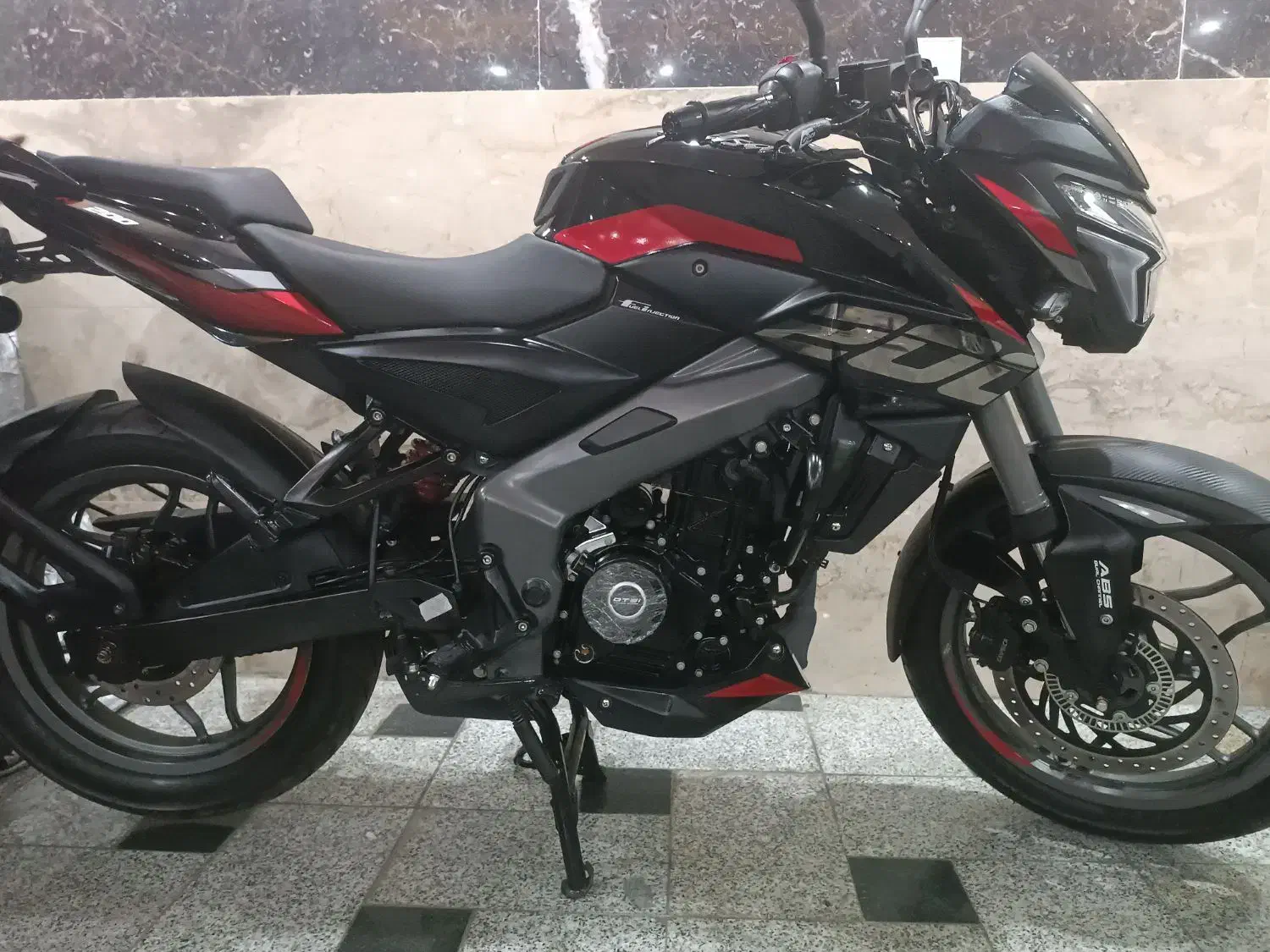 ns200 کیلومتر جدیدz .سه 3شمع واقعی|موتورسیکلت|تهران, شارق|دیوار