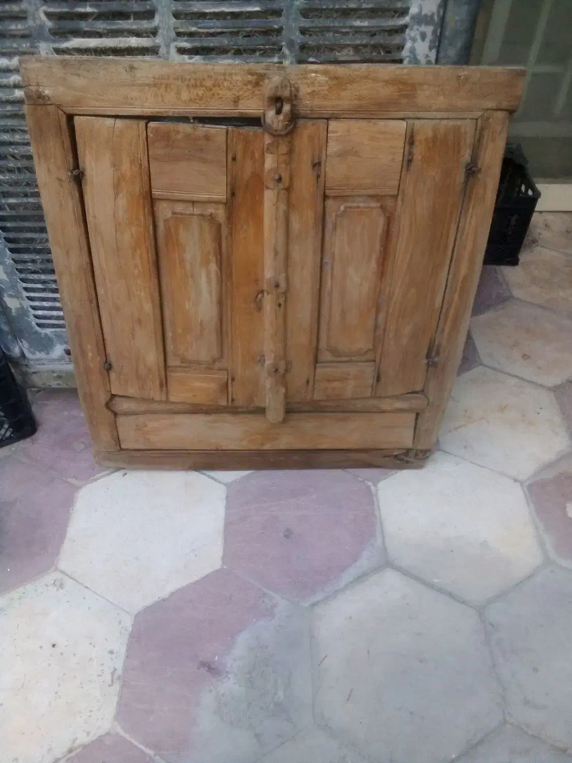 در قدیمی|کلکسیون اشیاء عتیقه|شیراز, سرو|دیوار