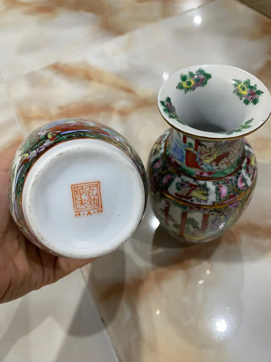 گلدان مرغی|کلکسیون اشیاء عتیقه|لاهیجان, گلستان|دیوار