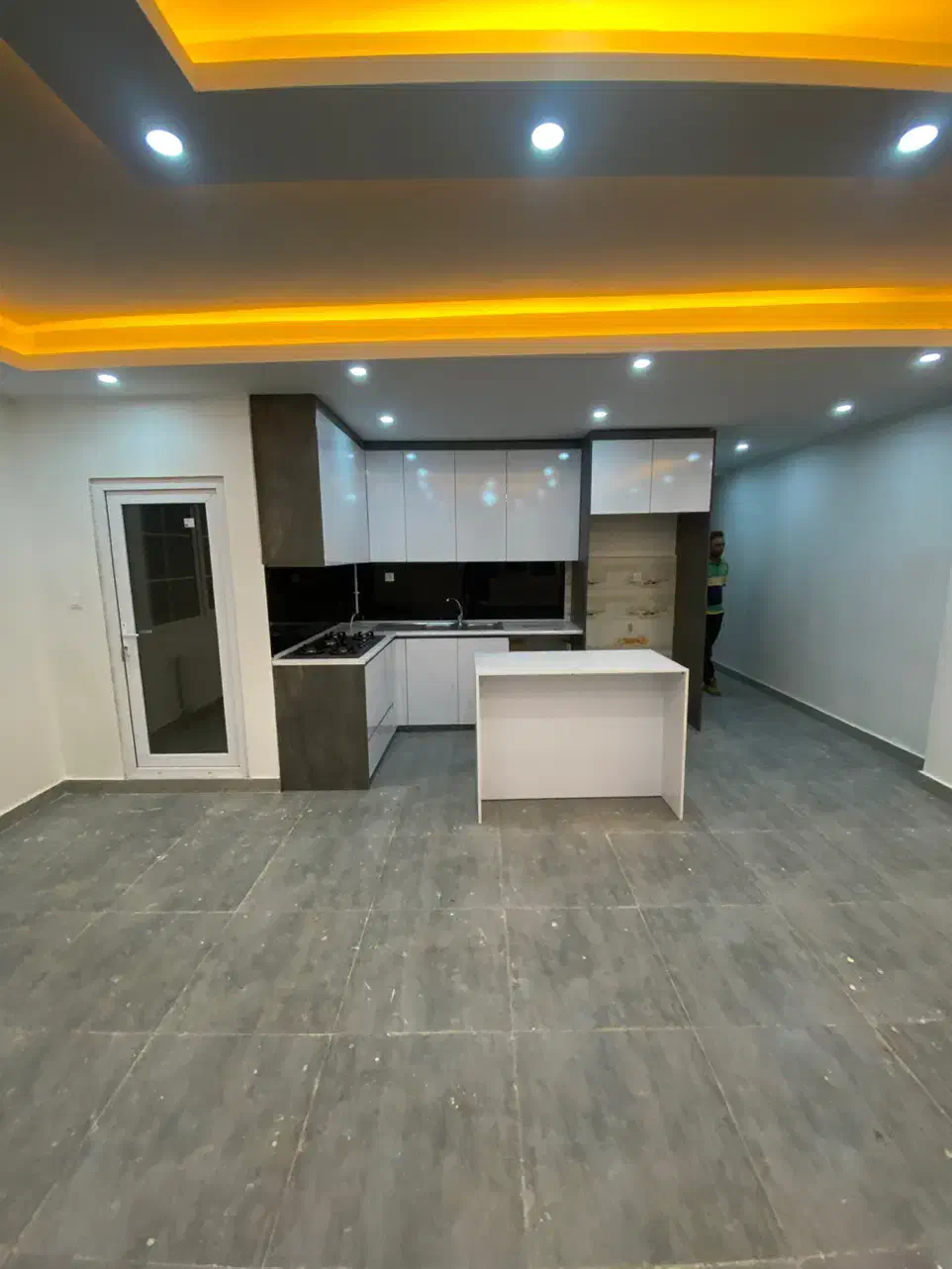 اپارتمان طبقه اول دوخوابه|اجارهٔ آپارتمان|تولم شهر, |دیوار