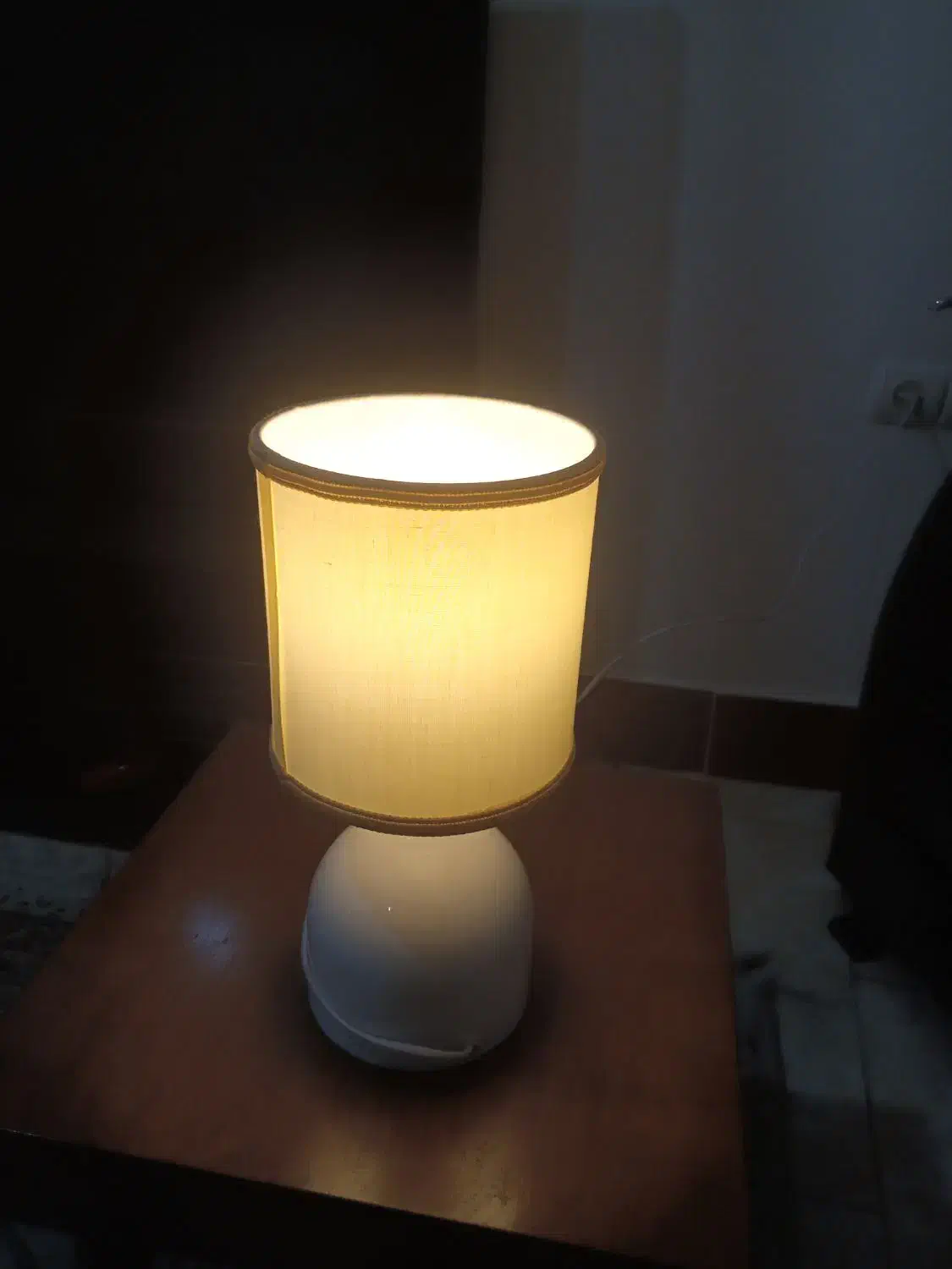 آواژر|چراغ خواب و آباژور|آزادشهر, |دیوار