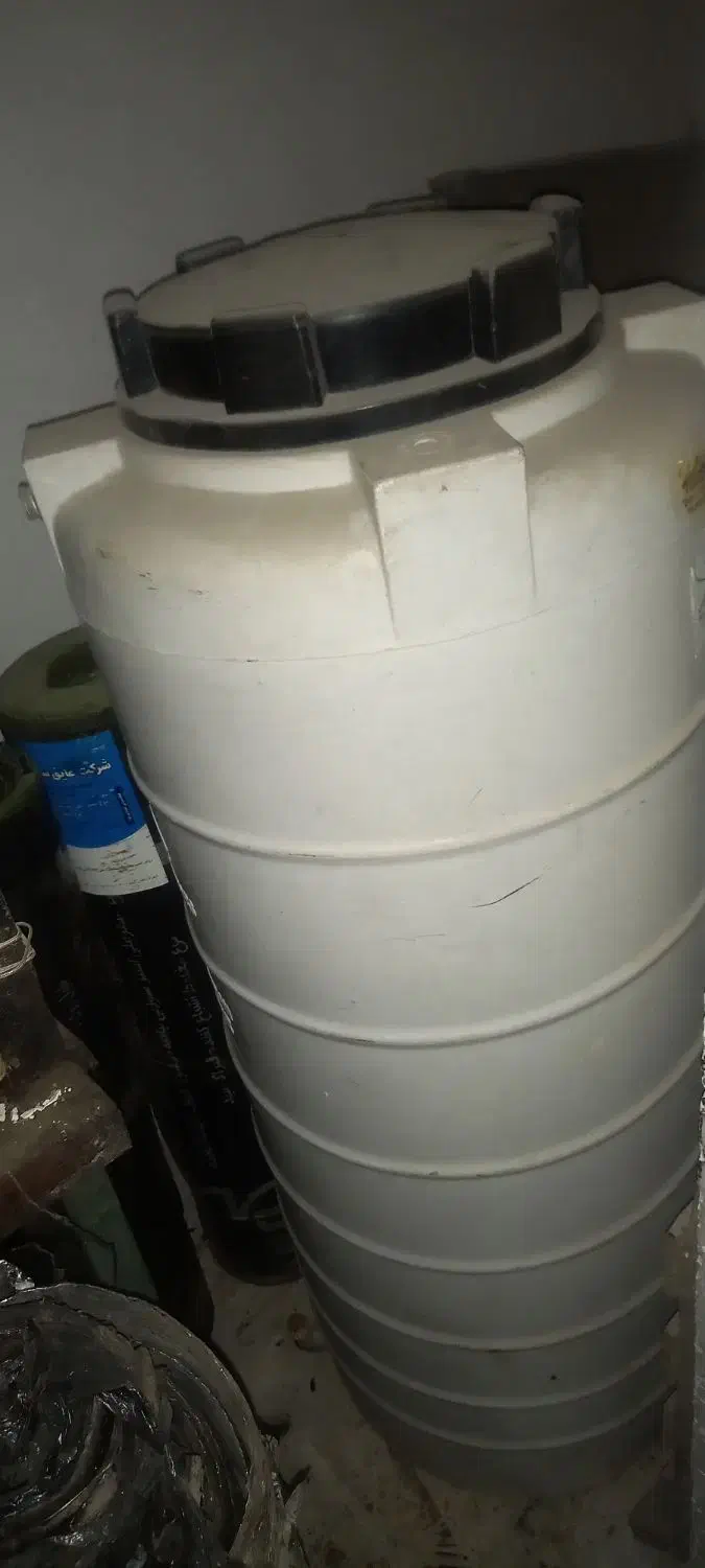 مخزن ۳۰۰ لیتری|مصالح و تجهیزات ساختمان|شاهدشهر, |دیوار