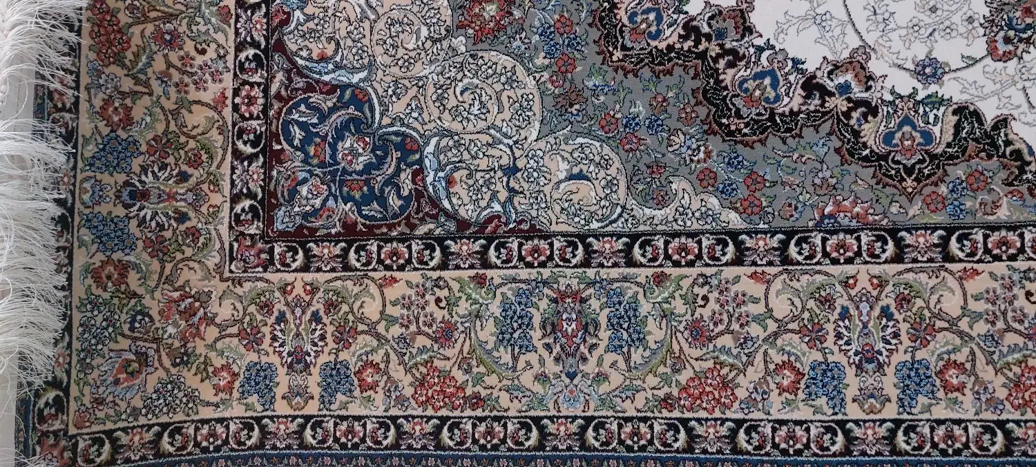 ۲عددفرش ۶متری فرهی ویک عدد ۱×۱.۵متری ۷۰۰شانه فرهی|فرش|لوشان, |دیوار