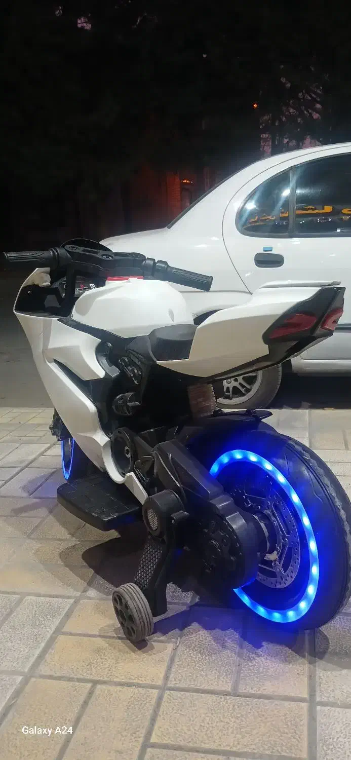 موتور شارژی دوکاتی|اسباب‌بازی بچه|کرمانشاه, |دیوار