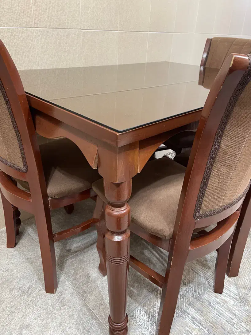 ناهارخوری ۴ نفره کاملا سالم|میز و صندلی غذاخوری|دزفول, |دیوار