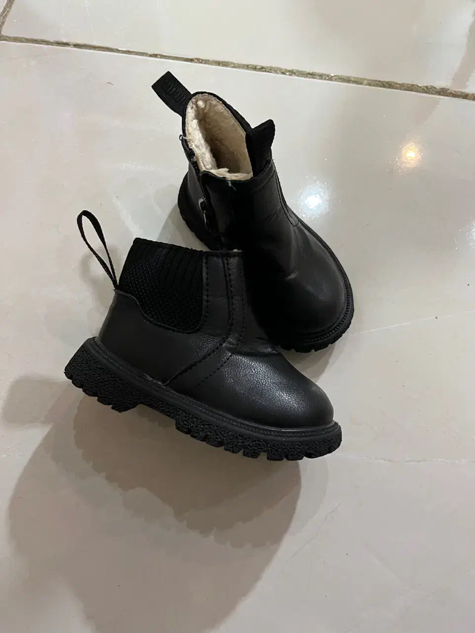 تعدادی کفش و بوت بچه تازه|کفش و لباس بچه|سنندج, |دیوار