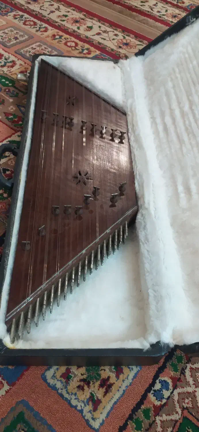 سنتور|سازهای سنتی|آمل, |دیوار