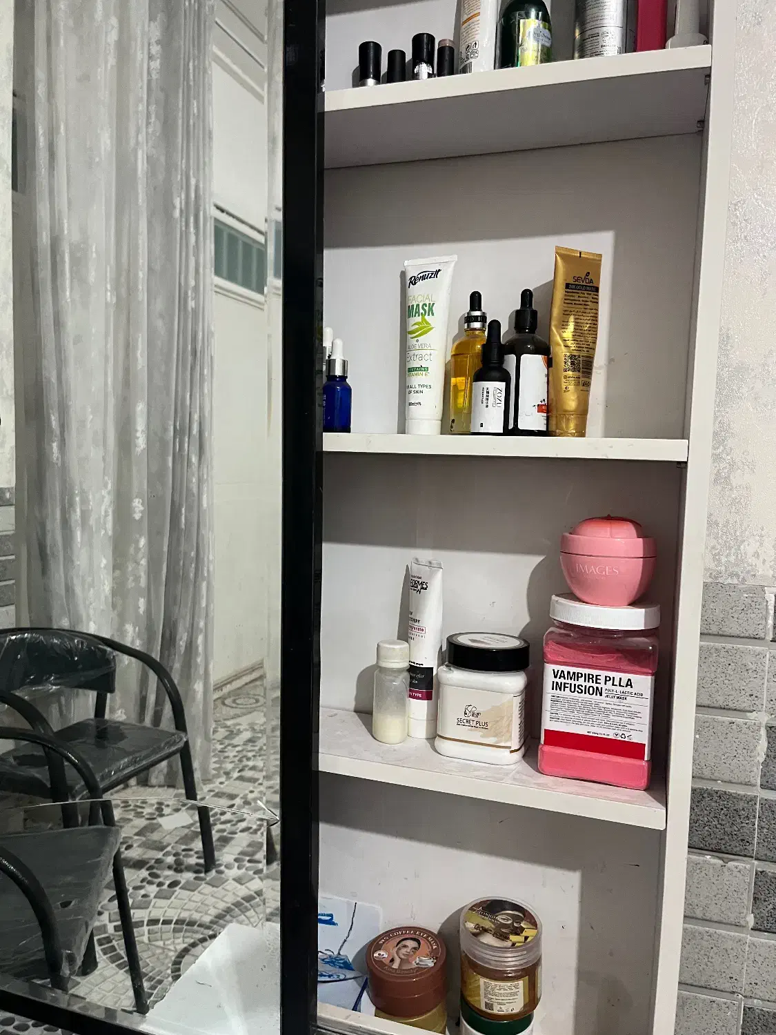 کمد ایینه ایی ارایشگاه|آرایشگاه و سالنهای زیبایی|کرمان, |دیوار