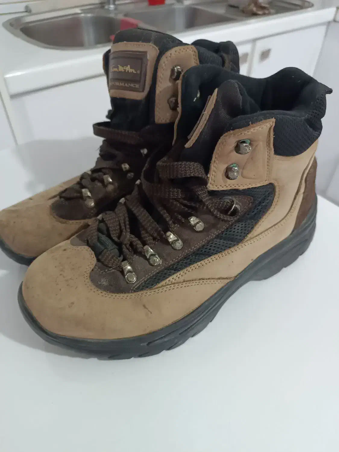 کفش کوهنوردی معاوضه با عروس هلندی|کوهنوردی و کمپینگ|سبزوار, چهارراه فرودگاه|دیوار