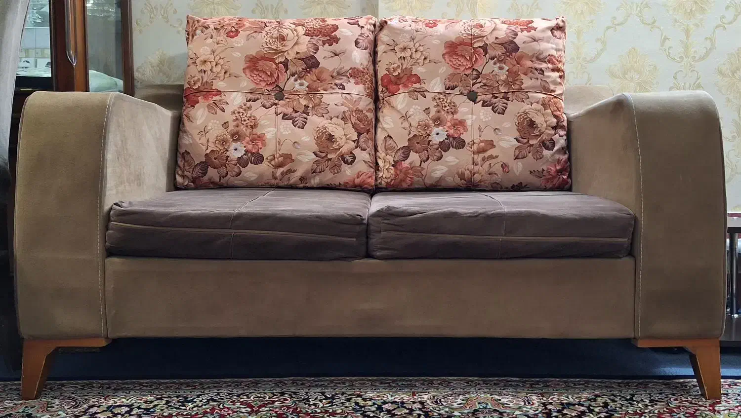 مبل راحتی هفت نفره|مبلمان خانگی و میز عسلی|تهران, هاشم‌آباد|دیوار