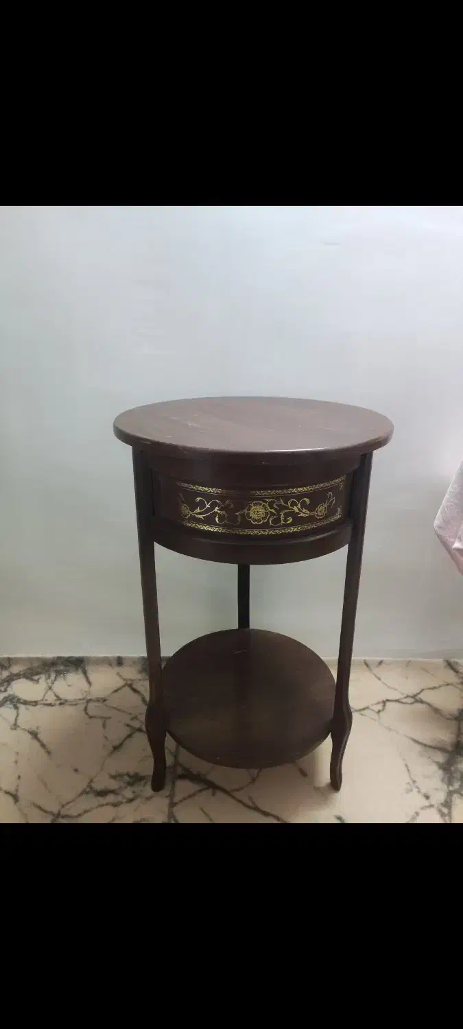 میز تلفن یا دکوری در حد نو دو طبقه|میز تلفن|سراب, |دیوار