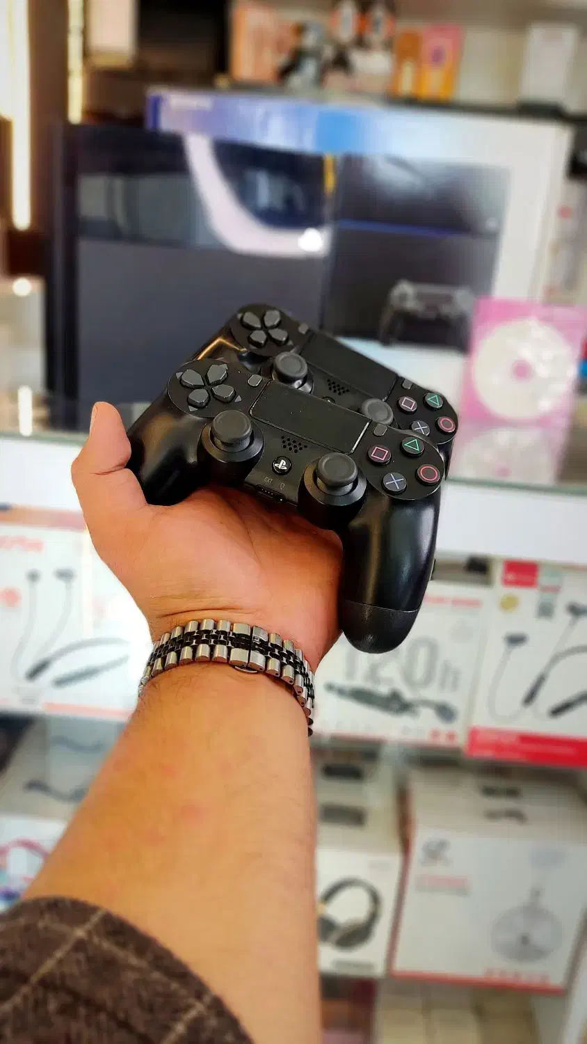 کنسول PS4 کپی خور+دو دسته|کنسول، بازی ویدئویی و آنلاین|شاهرود, |دیوار