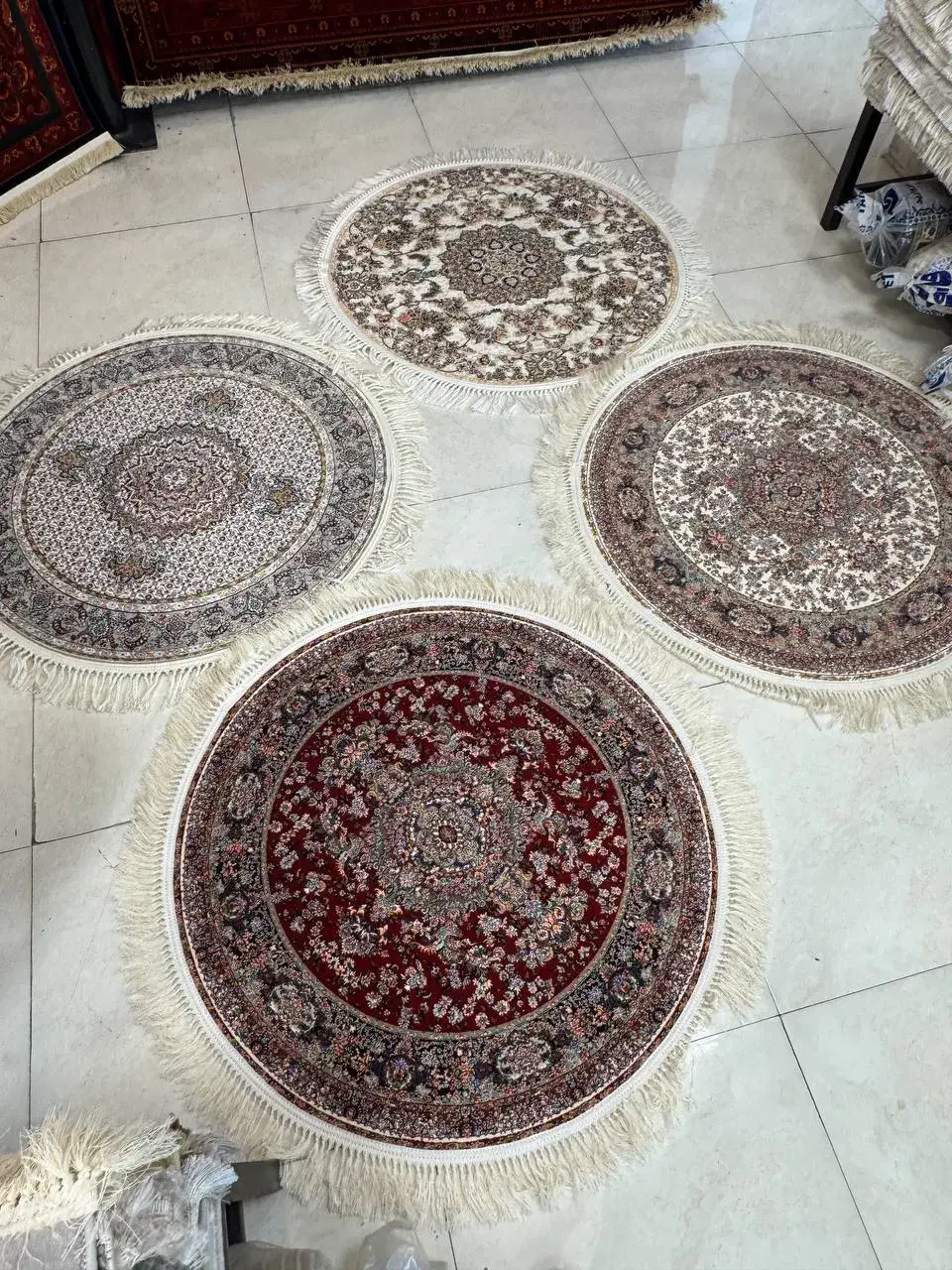 فرش ماشینی دایره (سرای فرش آوین)|فرش|تبریز, |دیوار