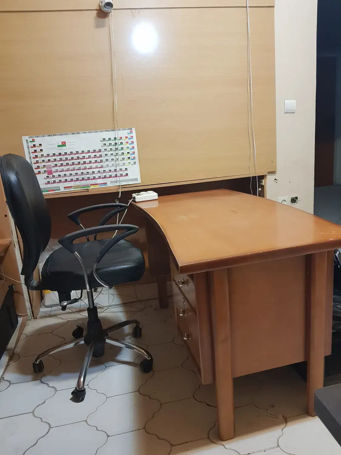 فروش میز و صندلی چرخدار|دفتر کار|آباده, |دیوار