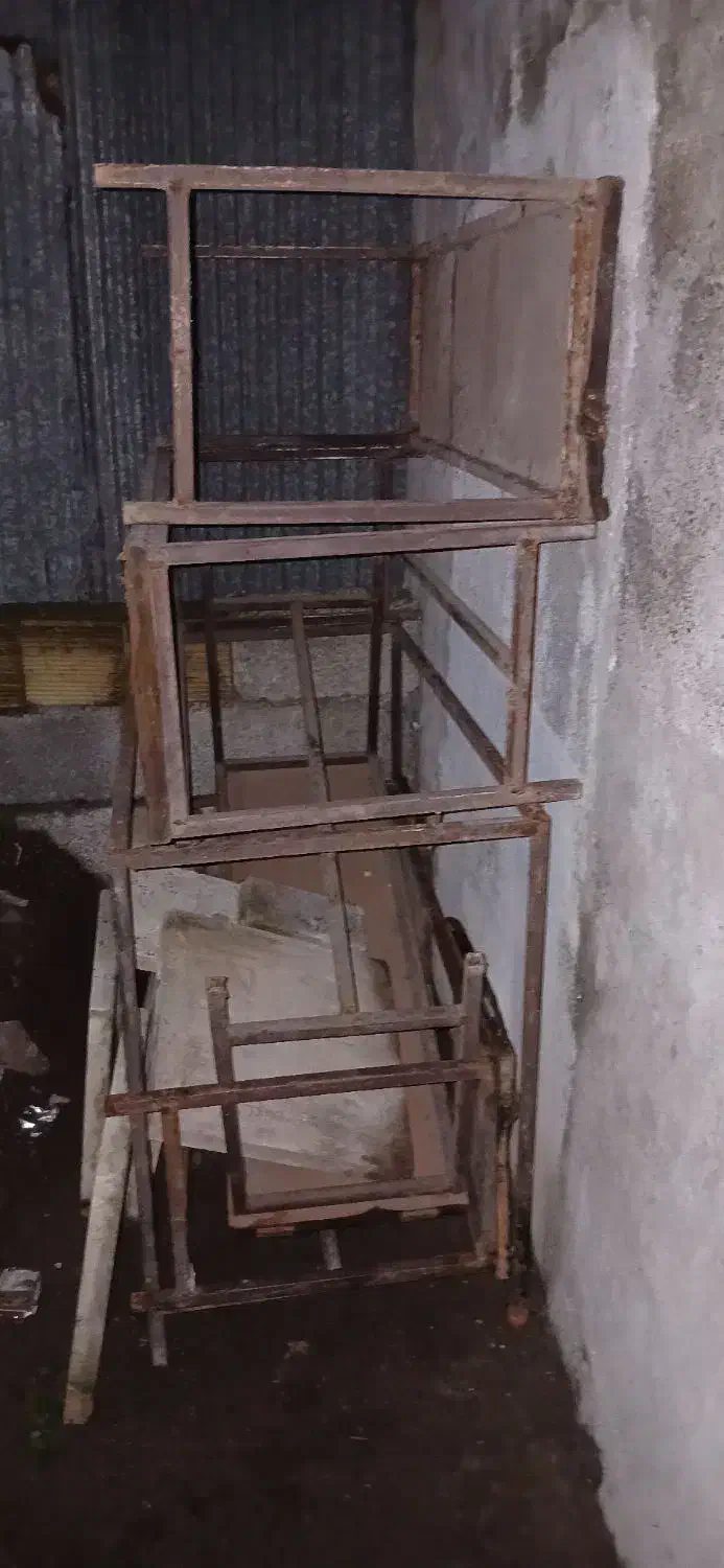 میز ونیمکت قهوه خانه ایی|صندلی و نیمکت|رشت, شالکو|دیوار