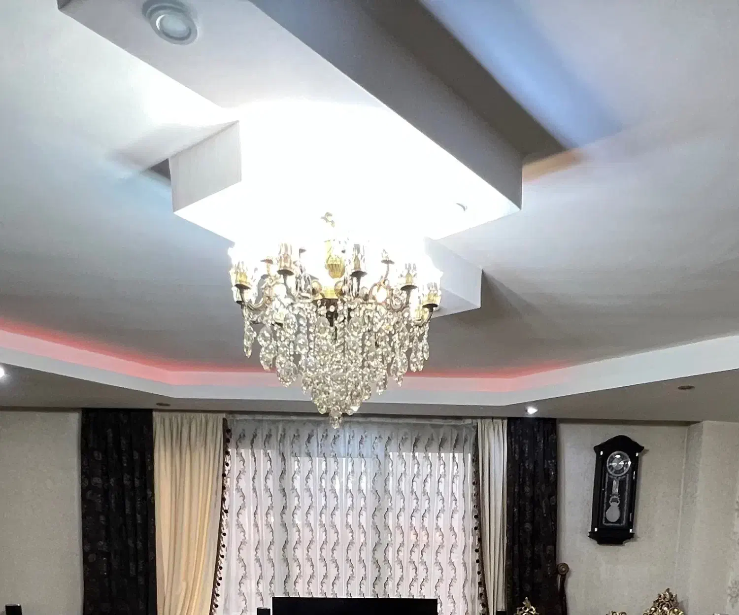 لوستر|لوستر و چراغ آویز|هشتگرد, شهرک بعثت|دیوار