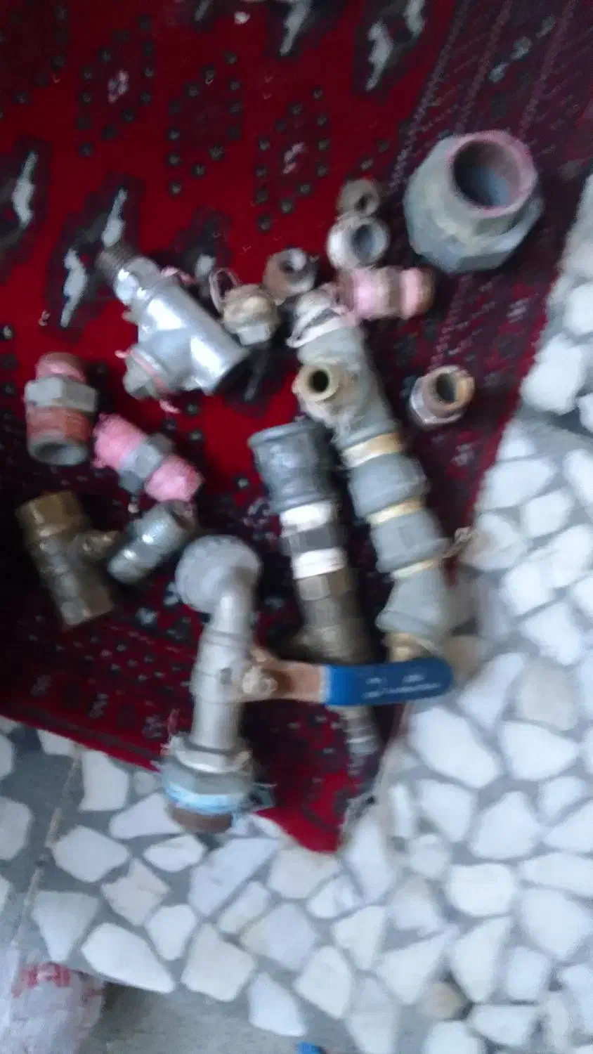 با سلام  چند عدد شیر گازی  و اب|آبگرمکن، پکیج، شوفاژ|بابل, |دیوار