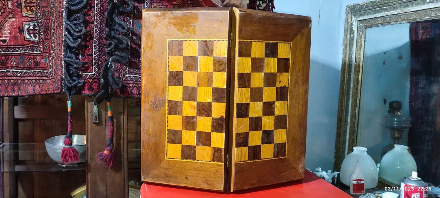 تخته نرد عتیقه سنگین وزن تمام چوب جنگلی|کلکسیون اشیاء عتیقه|اصفهان, علی قلی آقا|دیوار
