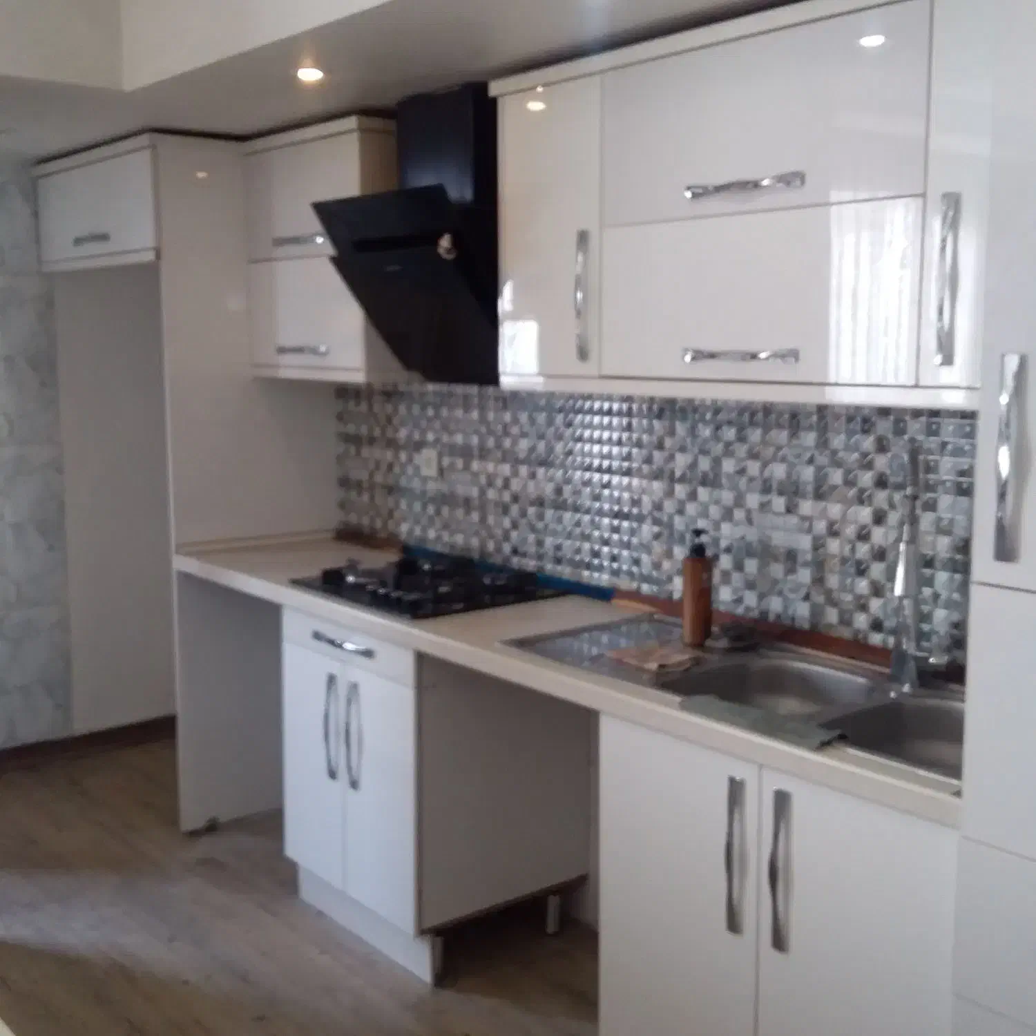 پونک ، نفت ، ۸۰ متر