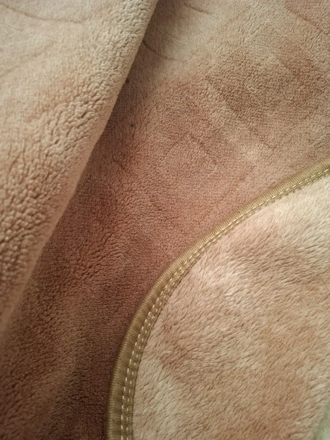 پتو نقش برجسته ضخیم دو نفره|رختخواب، بالش، پتو|قم, سالاریه|دیوار