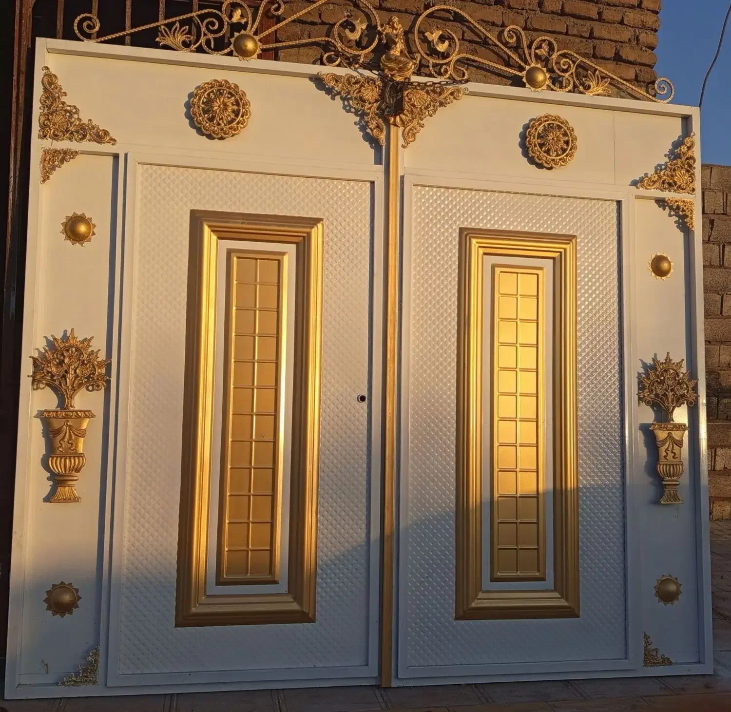 رنگ آمیزی درب پنجره دیواروکناف|خدمات پیشه و مهارت|جیرفت, |دیوار