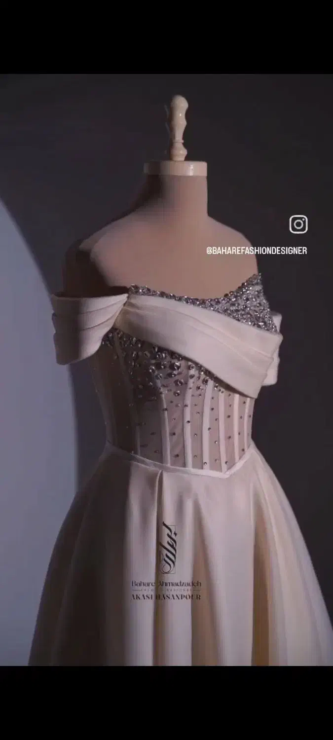 لباس عروس|لباس|قم, بکایی|دیوار