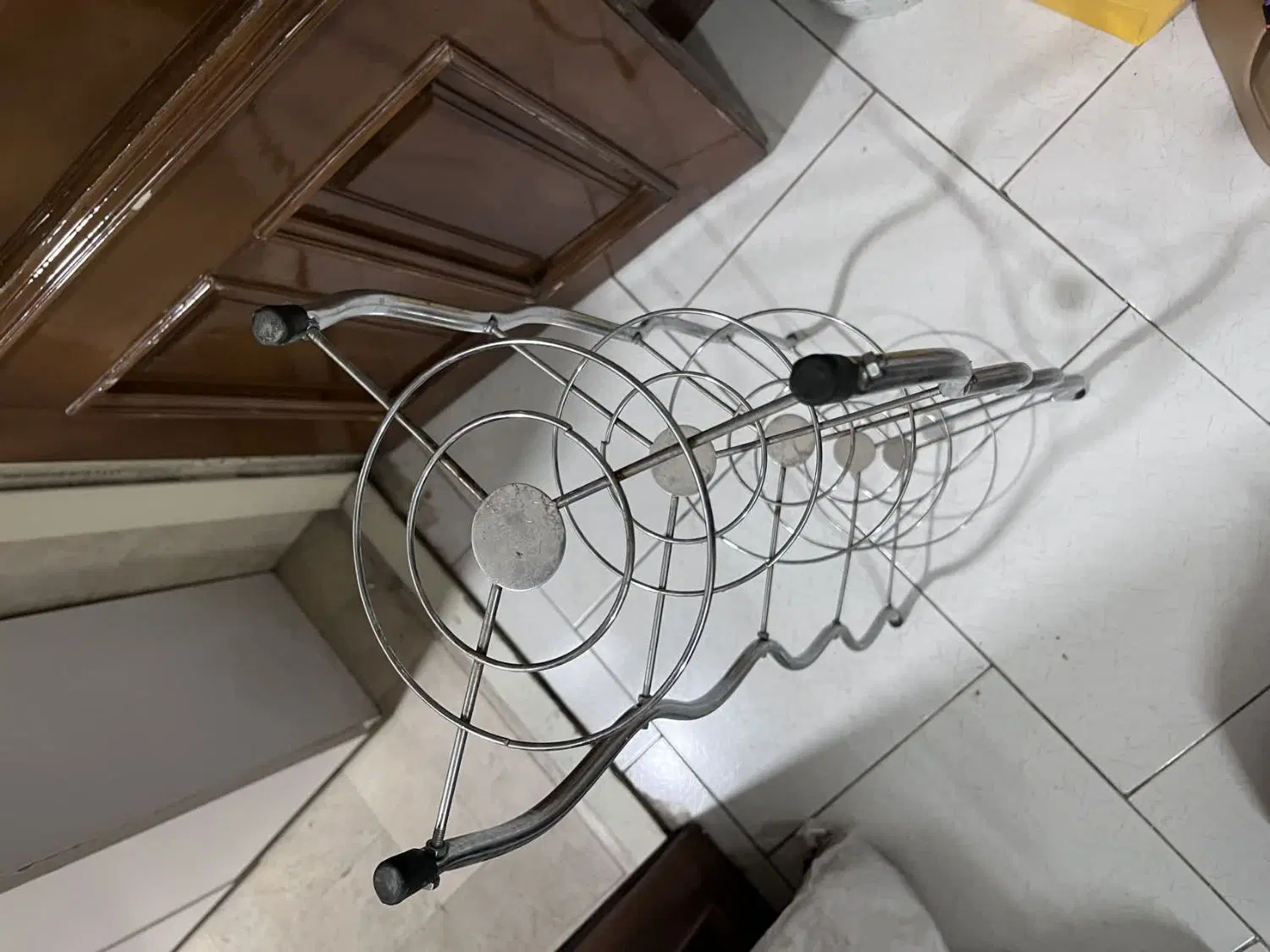 استند|آبچکان و نظمدهنده ظروف|اصفهان, باغ دریاچه|دیوار