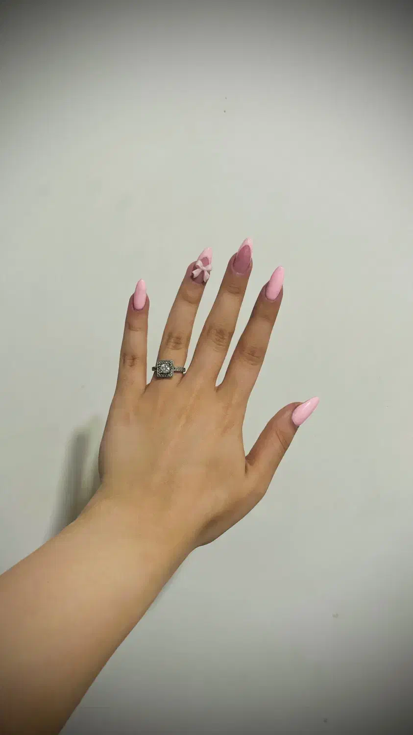 کاشت ناخن تخفیفی|خدمات آرایشگری و زیبایی|رشت, معلم|دیوار