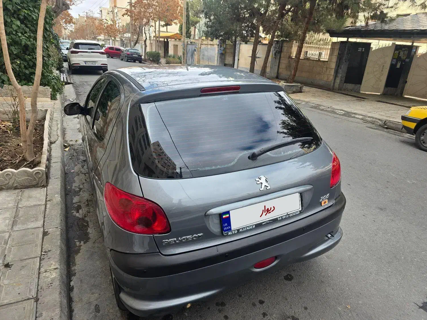 پژو ۲۰۶ تیپ ۳ مدل ۹۸|خودرو سواری و وانت|کرج, مهرویلا شمالی|دیوار
