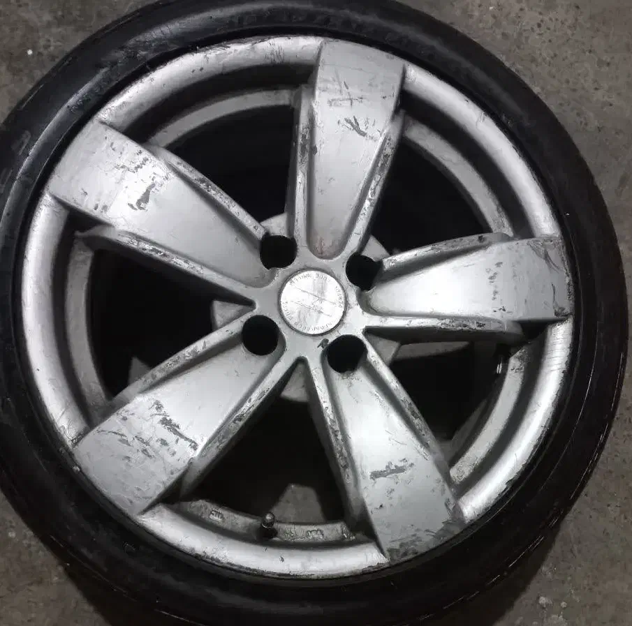 رینگ و لاستیک اسپرت|قطعات یدکی و لوازم جانبی|فردیس, منظریه|دیوار