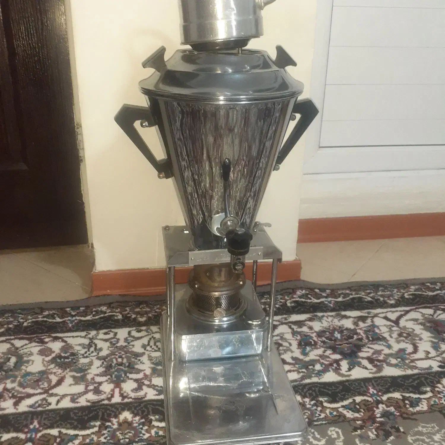 سماورنفتی قدیمی کم یاب|کلکسیون اشیاء عتیقه|گلبهار, شهر جدید گلبهار|دیوار