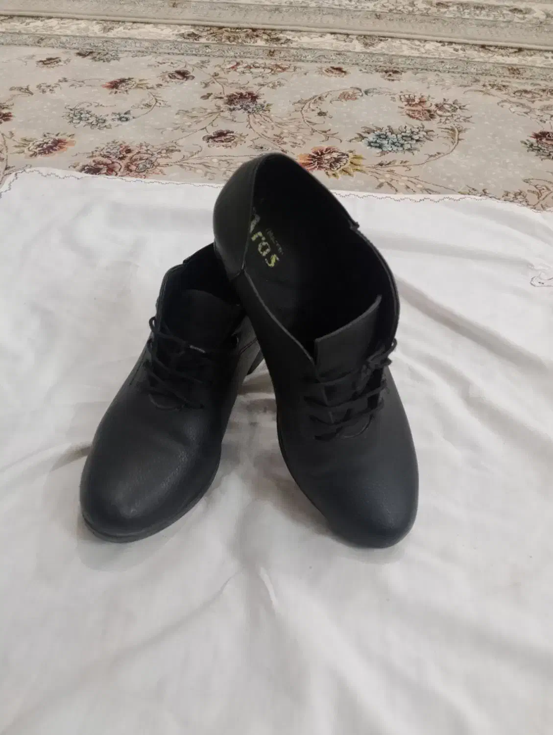 کفش|کیف، کفش، کمربند|نیشابور, امام خمینی|دیوار